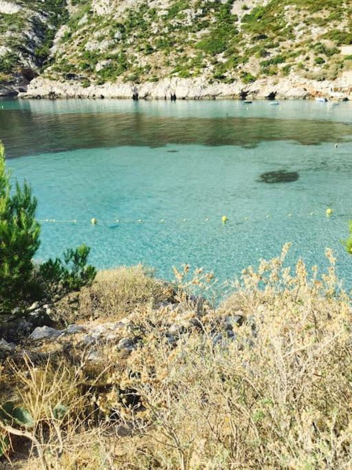 Apartment Morgiou Sormiou T4 Climatise Familial - 3 - Terrasse Bois - Jardin Privatif - Calanques A Pied - Plages & Velodrome A 10 Min - Ideal Familles & Randonneurs & Grimpeurs - Escalade A 5 Min - Sud